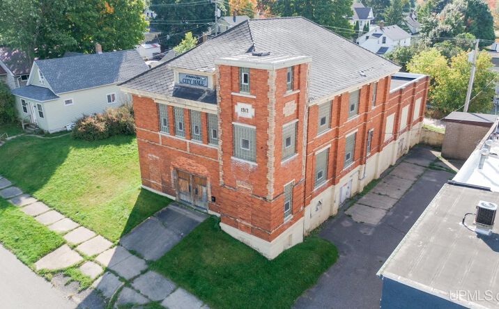 Pictures of Retail, Industrial, Business for Sale property located at 208 Cherry St, Iron River, MI 49935 for sales - image #1