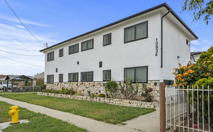 Pictures of Multifamily property located at 10934 S Burin Ave, Inglewood, CA 90304 for sales - image #1