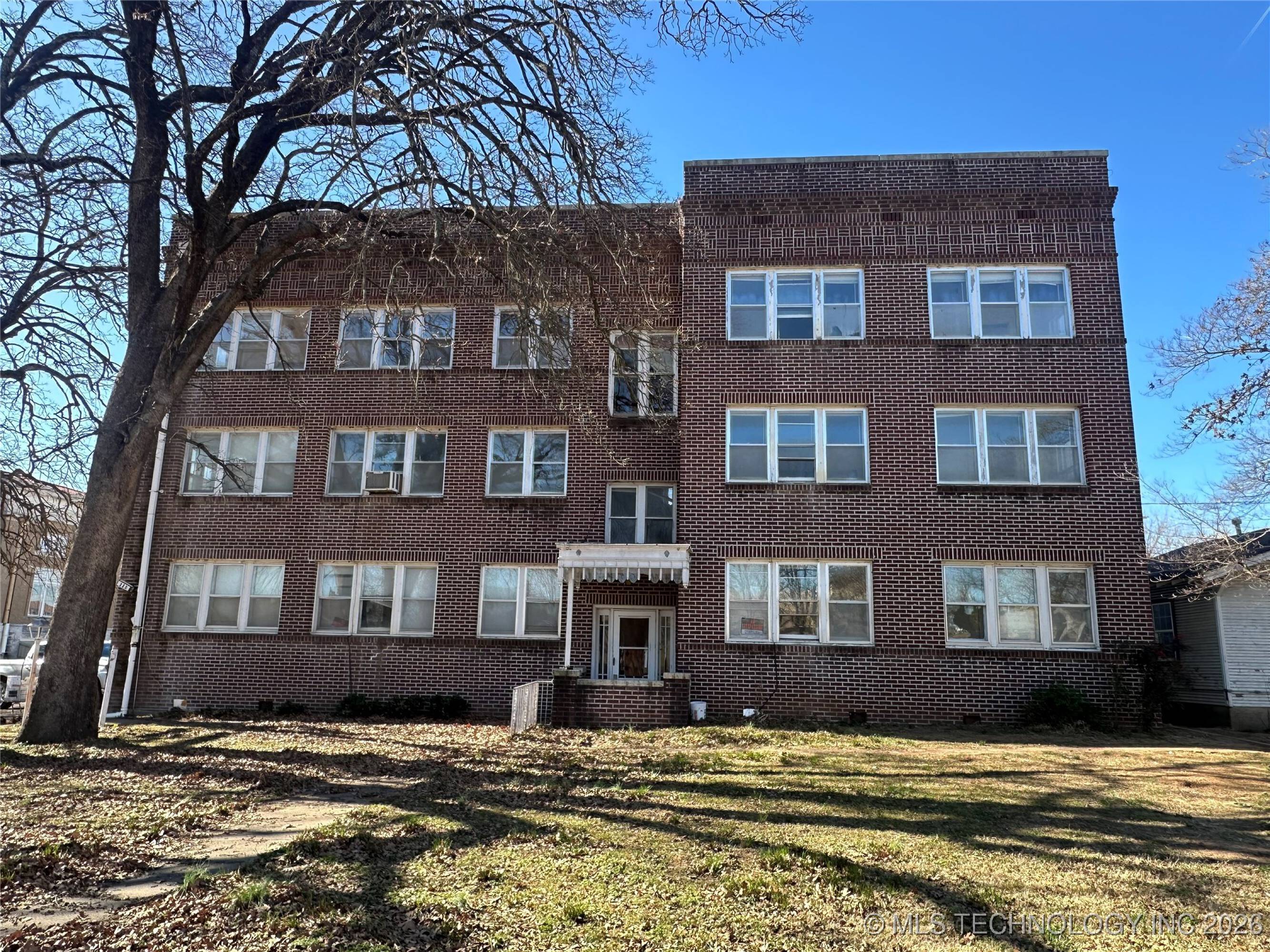 320 S Morton Ave