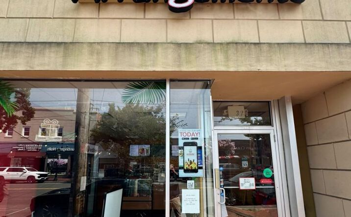 Pictures of Business for Sale property located at 326 Main street, Huntington, NY 11743 for sales - image #1