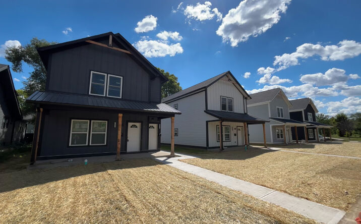 Pictures of Multifamily property located at 1137 W 21st St, Indianapolis, IN 46202 for sales - image #1