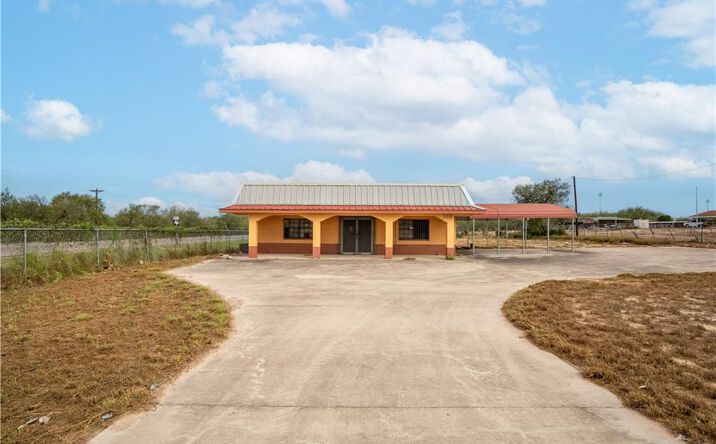 Pictures of Land property located at 348 W Expressway 83, La Joya, TX 78560 for sales - image #1
