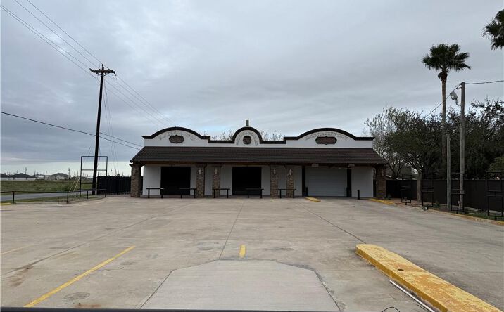 Pictures of Office, Retail property located at 1348 N Tower Road, Alamo, TX 78516 for sales - image #1