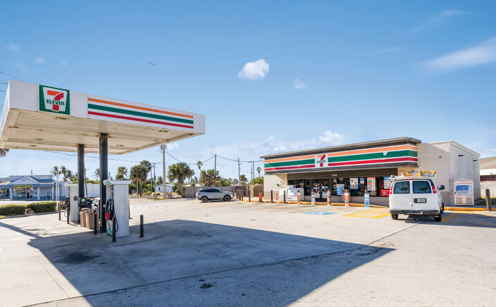 Pictures of Retail property located at 198 Jimmy Buffett Mem Hwy, Satellite Beach, FL 32937 for sales - image #1