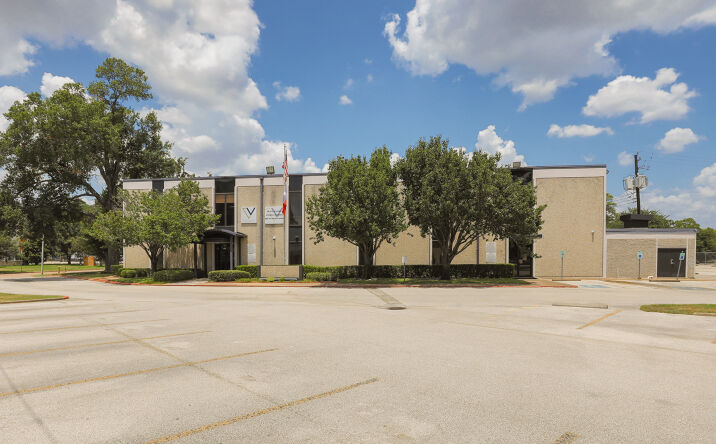 Pictures of Office, Special Purpose property located at 2122 E Governors Cir, Houston, TX 77092 for sales - image #1