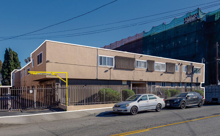 Pictures of Multifamily property located at 10130 S Inglewood Ave, Inglewood, CA 90304 for sales - image #1