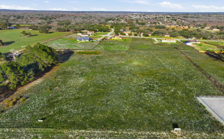 Pictures of Land property located at 5182 U.S.Highway 181 N, Floresville, TX 78114 for sales - image #1