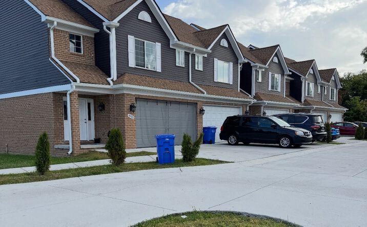 Pictures of Multifamily property located at 4005 Alia Dr, Warren, MI 48092 for sales - image #1