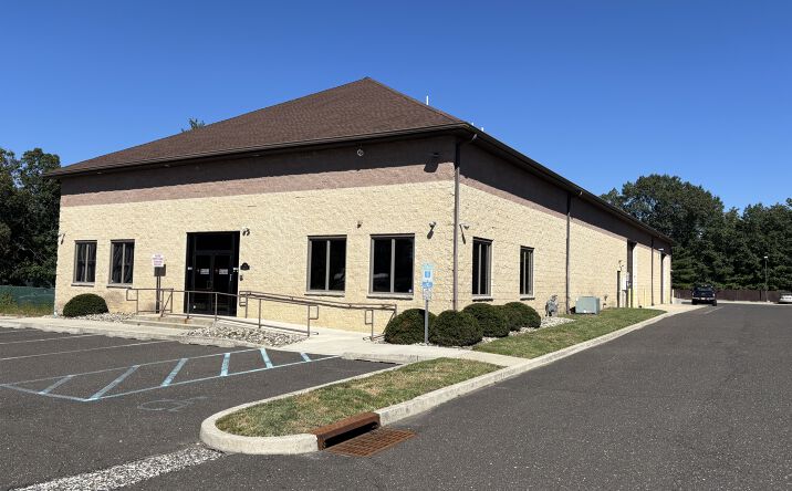 Pictures of Industrial property located at 151 Cooper Rd, Berlin Township, NJ 08091 for sales - image #1