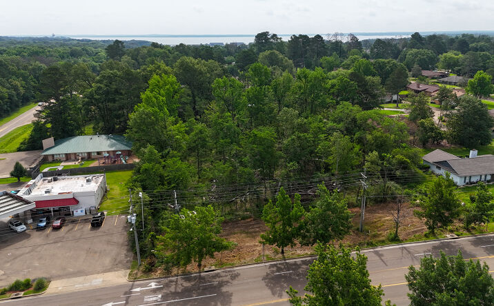 Pictures of Land property located at Old Canton Rd, Ridgeland, MS 39157 for sales - image #1