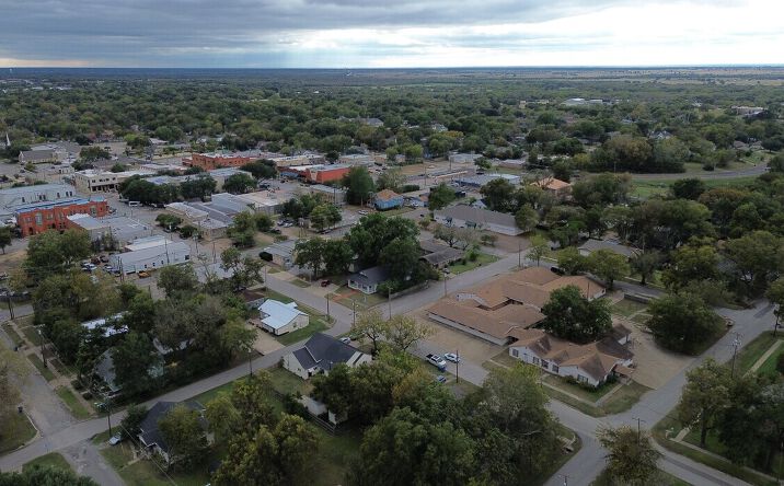 Pictures of Office, Senior Living property located at 108 W Hickory St, Kaufman, TX 75142 for sales - image #1