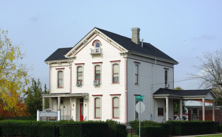 Pictures of Office property located at 2493 State St, Salem, OR 97301 for sales - image #1