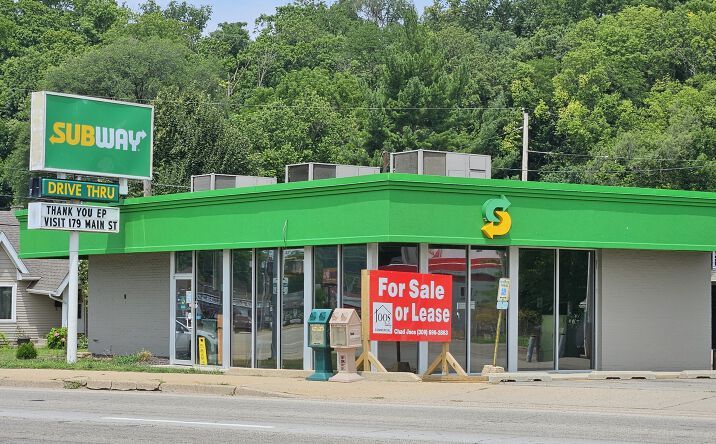Pictures of Retail property located at 1201 E Washington St, East Peoria, IL 61611 for sales - image #1