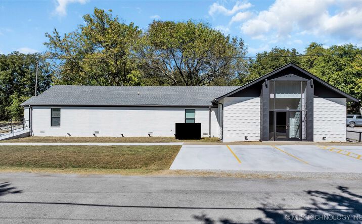 Pictures of Office property located at 120 Birch, Lone Grove, OK 73443 for sales - image #1