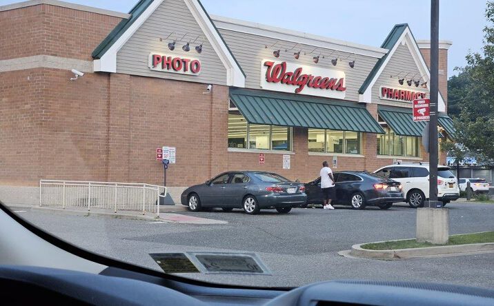 Pictures of Retail property located at 863 Montauk Highway, Brookhaven, NY 11967 for sales - image #1
