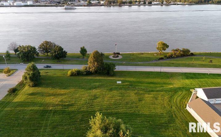 Pictures of Land property located at RIVER Drive, Moline, IL 61265 for sales - image #1