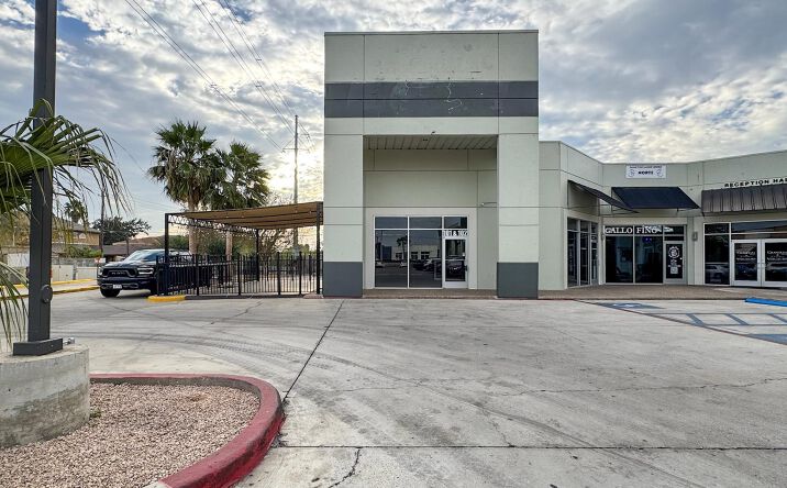 Pictures of Retail property located at 8602 Mcpherson Rd, Laredo, TX 78045 for sales - image #1