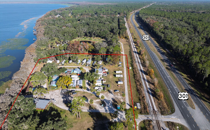 Pictures of Multifamily property located at 15008 US-301, Hawthorne, FL 32640 for sales - image #1