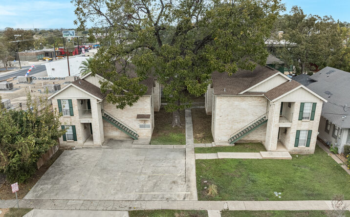 image of property at 331 W MISTLETOE AVE San Antonio TX 78212-3370