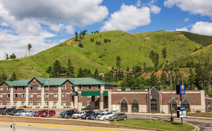 Pictures of Hospitality property located at 225 Cliff St, Deadwood, SD 57732 for sales - image #1