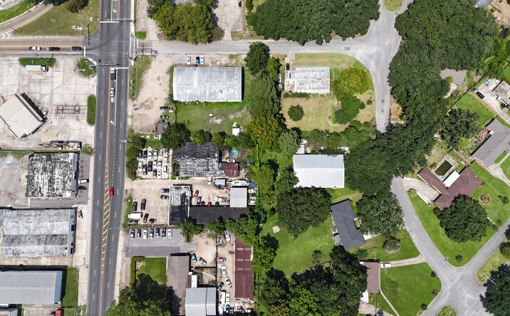 Pictures of Industrial property located at 524 N Foster Dr, Baton Rouge, LA 70806 for sales - image #1