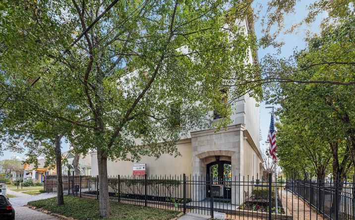 Pictures of Mixed Use, Office property located at 1919 Lubbock Street, Houston, TX 77007 for sales - image #1