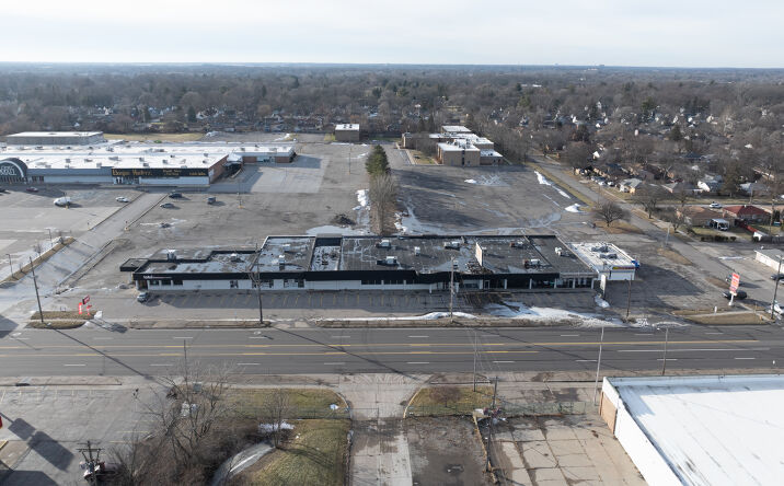 Pictures of Mixed Use, Retail property located at 3316-3410 S Dort Hwy, Flint, MI 48507 for sales - image #1