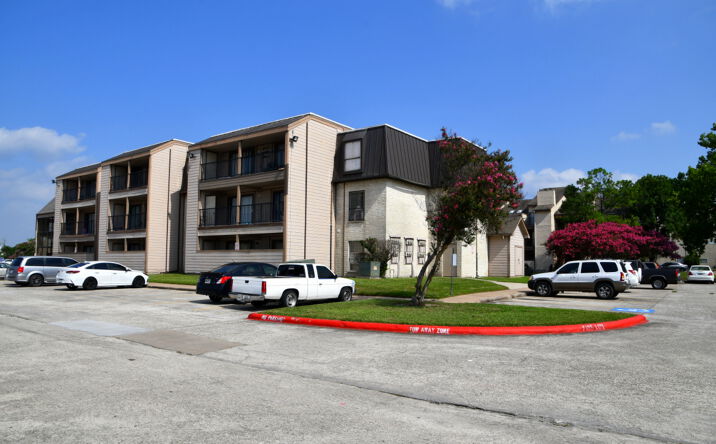 Pictures of Multifamily property located at 218 Plaza Verde Dr, Houston, TX 77038 for sales - image #1