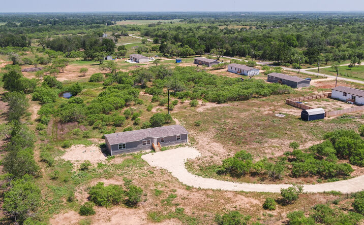 Pictures of Land property located at 1121 Callihan Rd, Luling, TX 78648 for sales - image #1