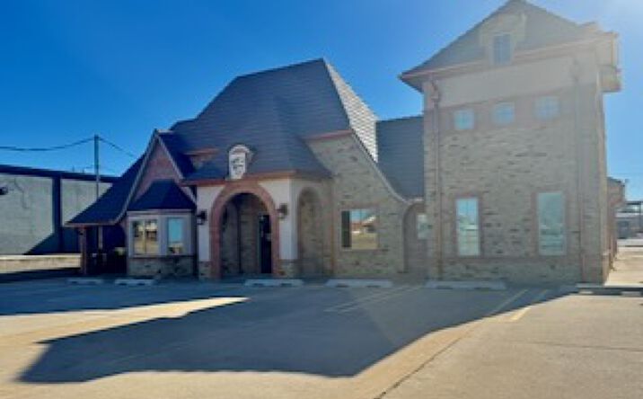 Pictures of Retail, Office, Special Purpose property located at 450 E Main St, Yukon, OK 73099 for sales - image #1