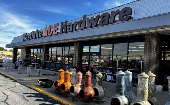 Pictures of Retail property located at 810 N. Lynn Riggs Blvd., Claremore, OK 74017 for sales - image #1
