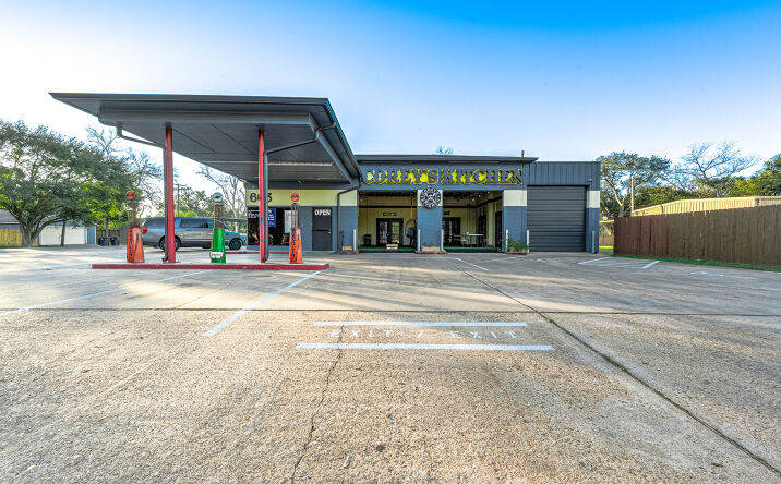 Pictures of Hospitality, Retail property located at 603 W Sealy St, Alvin, TX 77511 for sales - image #1