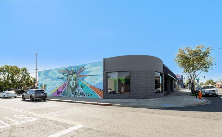 Pictures of Industrial, Mixed Use, Office, Retail property located at 4000 W Burbank Blvd, Burbank, CA 91505 for sales - image #1