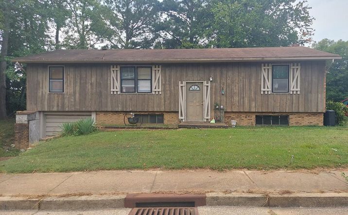 Pictures of Retail property located at 1400 Mineral Wells Ave, Paris, TN 38242 for sales - image #1