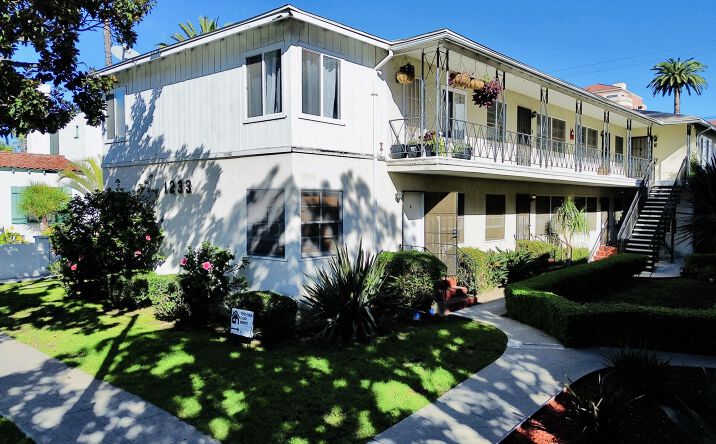 Pictures of Multifamily property located at 1233 14th St, Santa Monica, CA 90404 for sales - image #1