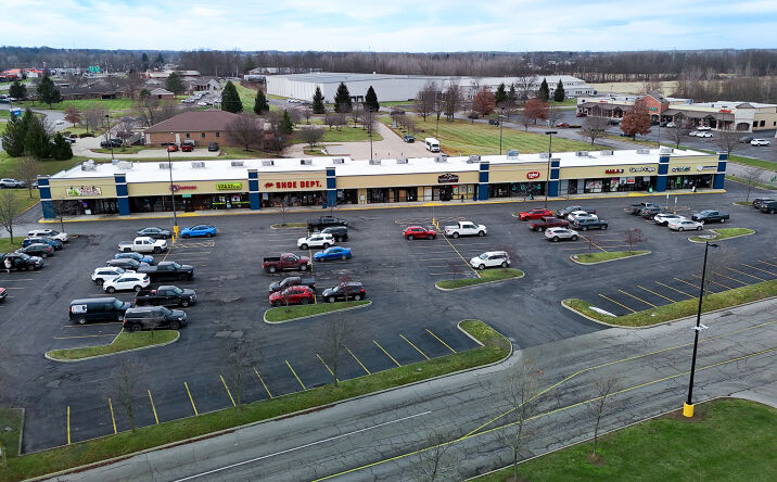 Pictures of Retail property located at 25 Amberwood Pkwy, Ashland, OH 44805 for sales - image #1