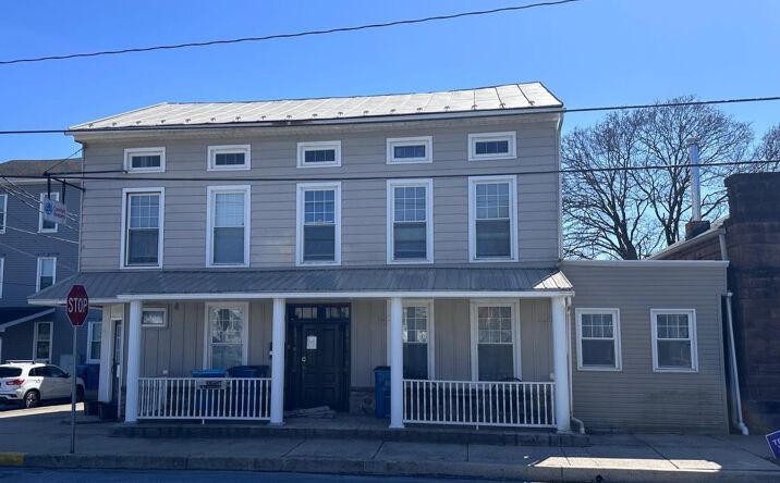 Pictures of Office, Mixed Use property located at 8 W Broadway, Goldsboro, PA 17319 for sales - image #1