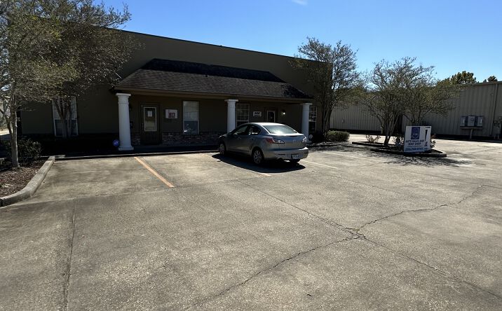 Pictures of Industrial, Office property located at 3915 O'Neal Ln, Baton Rouge, LA 70816 for sales - image #1