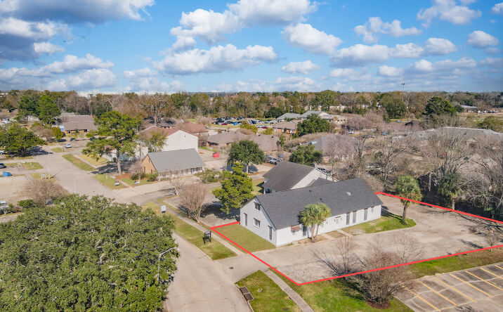 Pictures of Office property located at 625 Colonial Dr, Baton Rouge, LA 70806 for sales - image #1