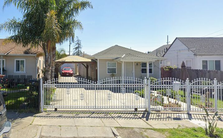 Pictures of Multifamily property located at 1467 74th Ave, Oakland, CA 94621 for sales - image #1
