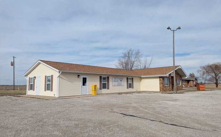 Pictures of Mixed Use, Office, Retail property located at 707 IL-127, Greenville, IL 62246 for sales - image #1