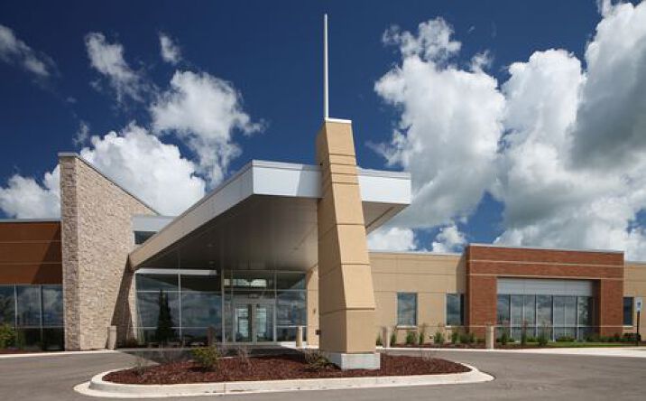Pictures of Retail, Office property located at 450 Coronado Dr, Rochelle, IL 61068 for sales - image #1