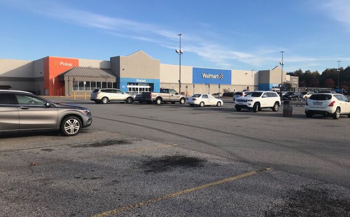 Pictures of Retail property located at 104 Council Dr, Franklin, VA 23851 for sales - image #1