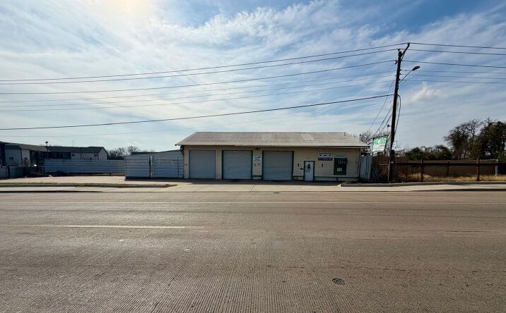 Pictures of Retail, Self Storage, Special Purpose property located at 5020 Mansfield Hwy, Forest Hill, TX 76119 for sales - image #1
