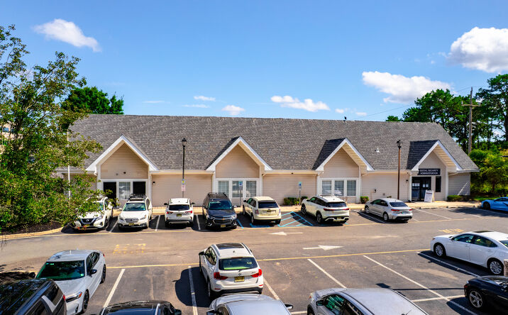 Pictures of Office property located at 190 St Catherine Blvd, Toms River, NJ 08755 for sales - image #1