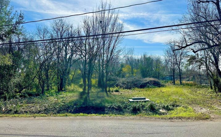 Pictures of Land property located at 4918 S Acres Dr, Houston, TX 77048 for sales - image #1