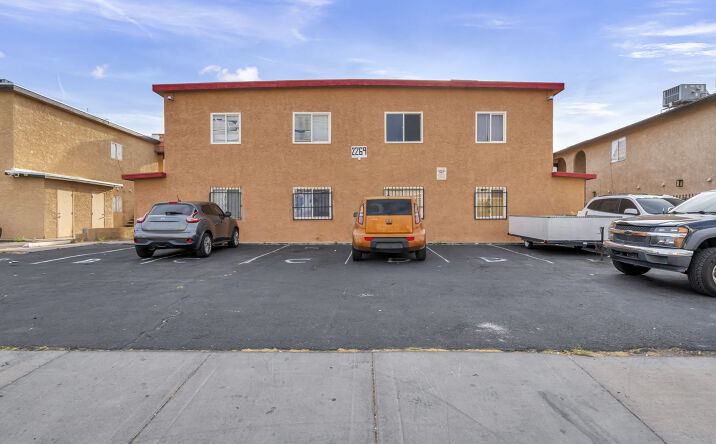 Pictures of Multifamily property located at 2269 Exeter Dr, Las Vegas, NV 89156 for sales - image #1