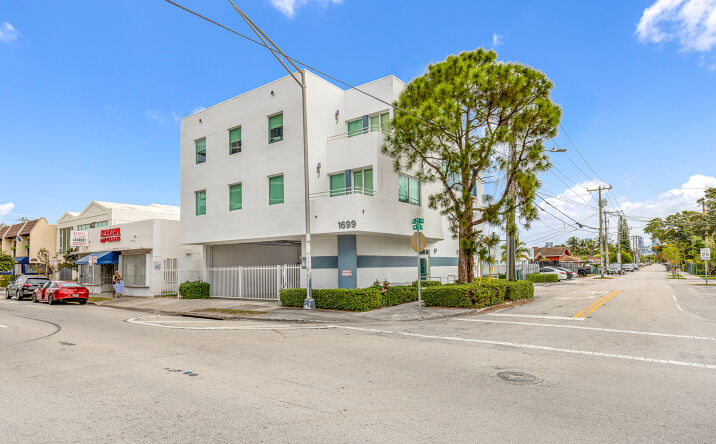 Pictures of Office property located at 1693 SW 27th Ave, Miami, FL 33145 for sales - image #1