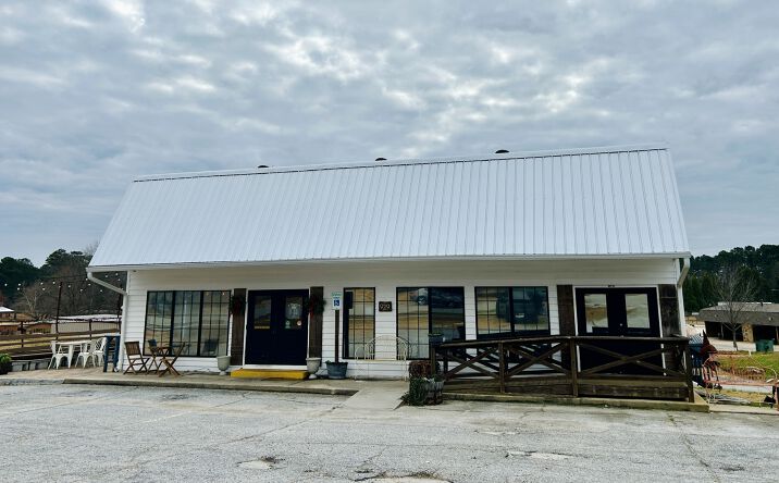 Pictures of Hospitality, Retail property located at 929 Senoia Rd, Tyrone, GA 30290 for sales - image #1