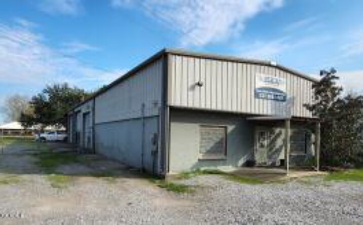 Pictures of Office property located at 911 Weeks Island Road, New Iberia, LA 70560 for sales - image #1